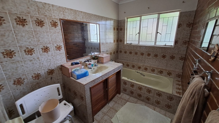 5 Bedroom Property for Sale in Fichardt Park Free State